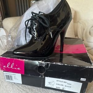 5” Black Oxford High Heels Size 6